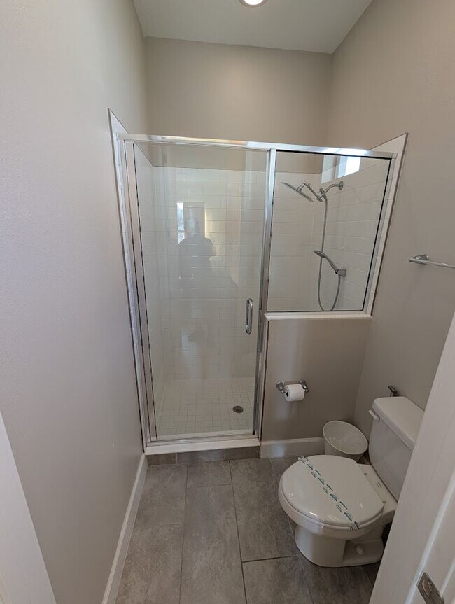 Building Photo - Beautiful Executive 4 Bed 3 Bath Home in Davenport!