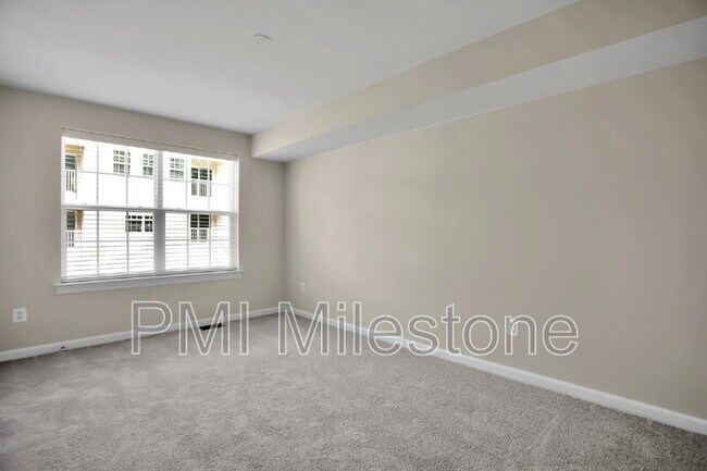 Building Photo - 5958 Forum Sq