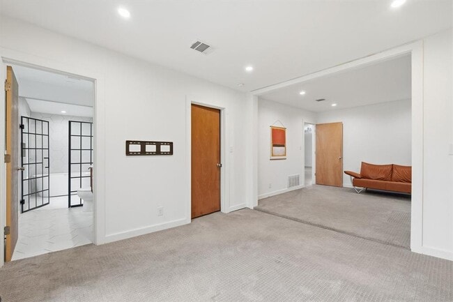 Building Photo - 2903 Pecan Cir