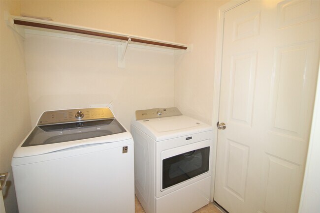 Building Photo - 21011 Blue Topaz Dr