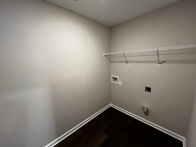 Building Photo - Stunning New Construction in the Heart of Columbus