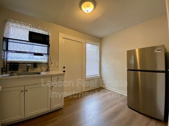 Building Photo - 2632-2634 Foster St