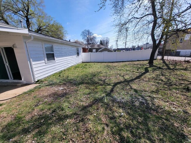 Building Photo - 10640 St Stephen Ln