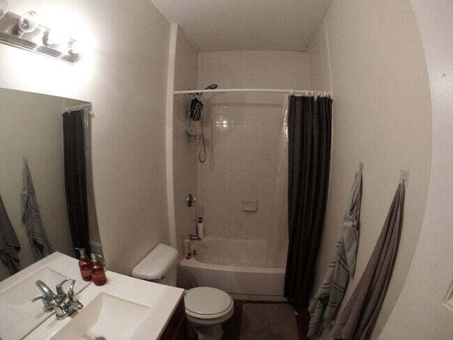 Building Photo - 26 Buttonwood St