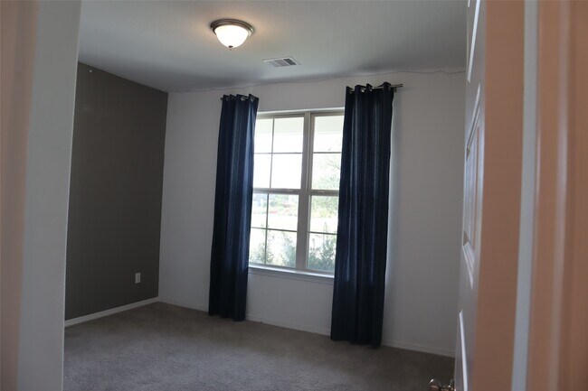 Building Photo - 5806 Aurora Grns Ln