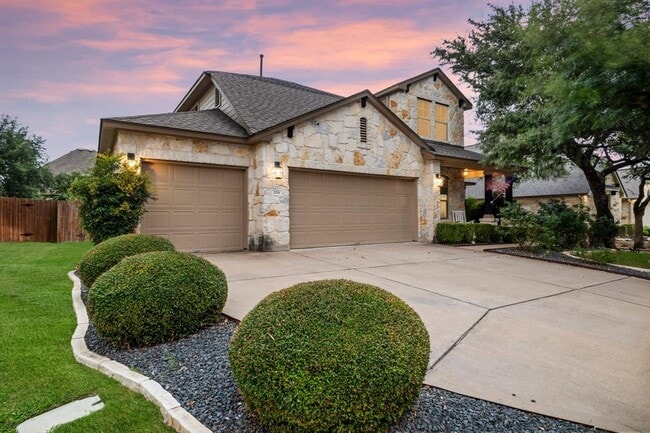 Building Photo - 208 Arrezo Ln