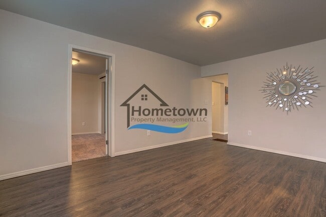 Building Photo - 3 Bed 1 Bath Coeur D'Alene Home with Single Car Garage!