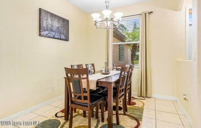 Building Photo - 463 Eldron Blvd NE