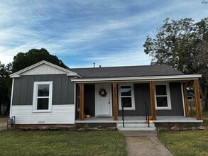 Building Photo - 3507 York St