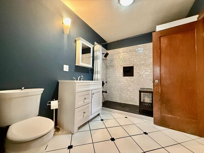 Building Photo - Charming 1925 Hillside Bungalow | Downtown Colorado Springs