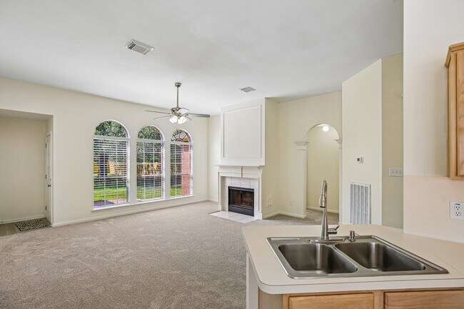 Building Photo - 16911 Bouldgreen