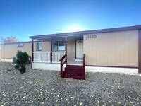 Building Photo - 3 bedroom in Chino!