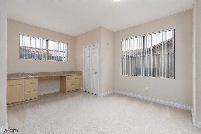 Building Photo - 8000 W Badura Ave