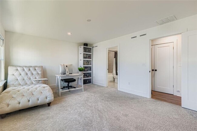 Building Photo - 3423 Catalan Aly