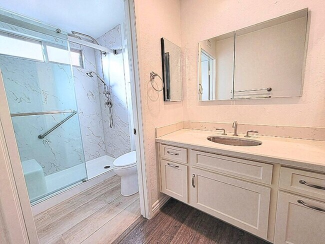 Building Photo - 28506 Barbosa