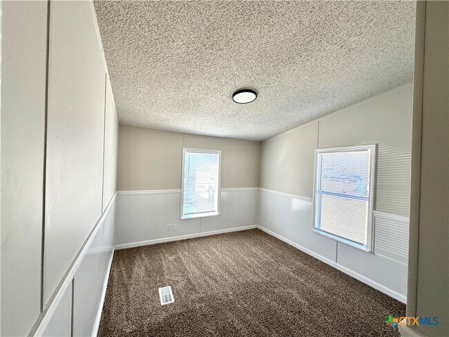 Building Photo - 1414 Mohican Trail