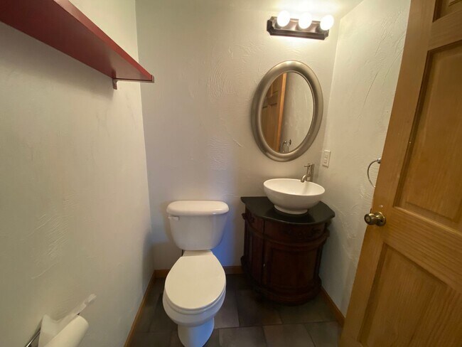 Building Photo - 1118 Lafayette - 4 Bed/4.5 Bath Unit Near ...