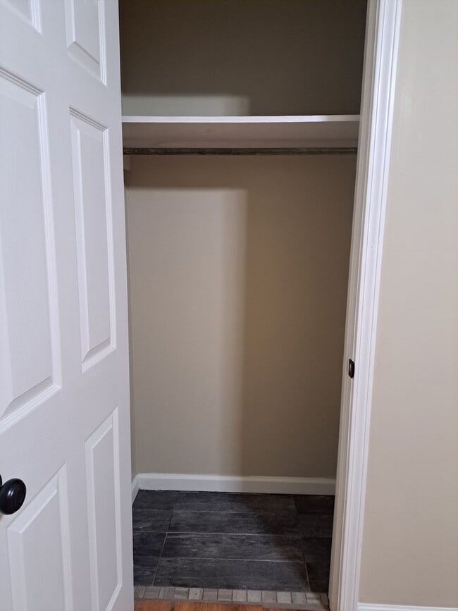 Building Photo - 3 Bed/3 Bath