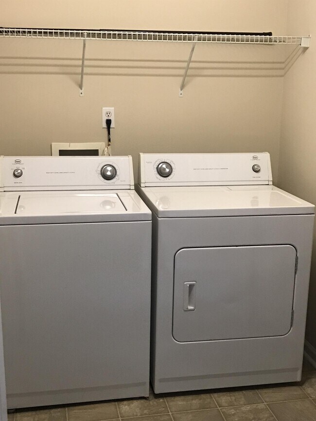 Building Photo - 764 Casey Ln