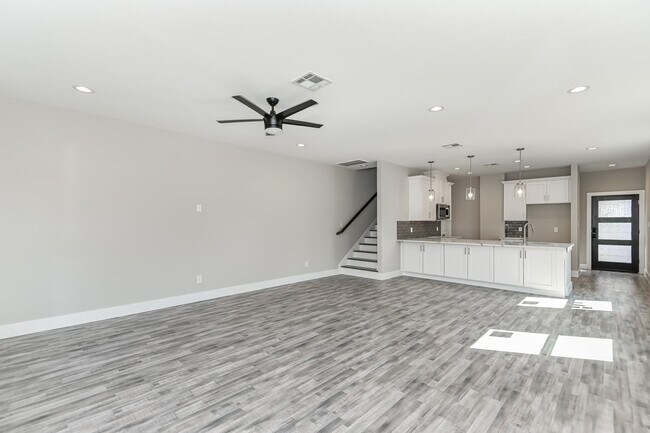 Building Photo - 3547 Dreyfus St