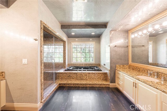 Building Photo - 3331 Oakmont View Dr