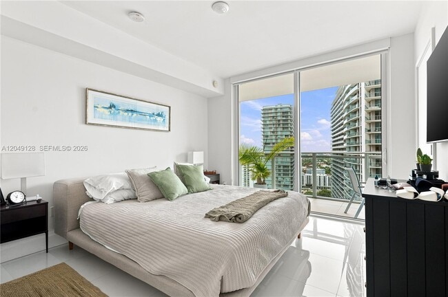 Building Photo - 1080 Brickell Ave