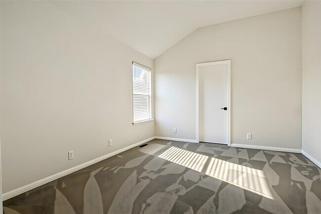 Building Photo - 167 Hay Meadow Rd