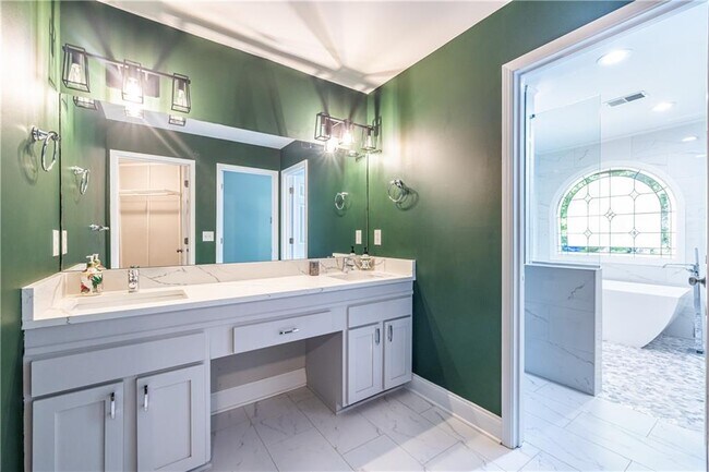 Building Photo - 2690 Camden Glen Ct