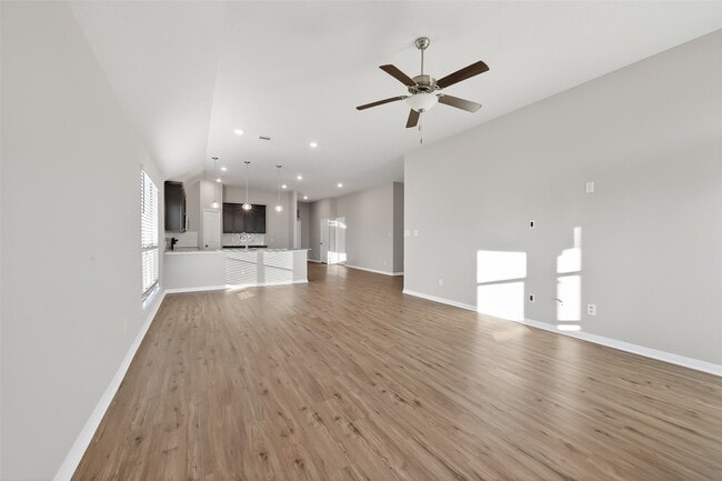 Building Photo - 151 Scenic Hills Ct