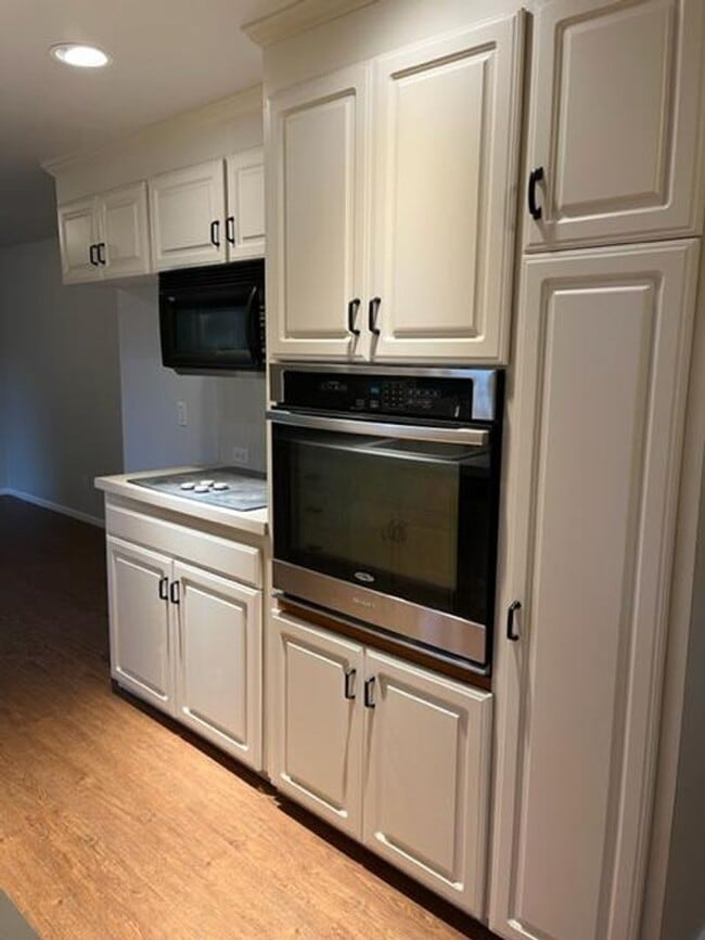 Building Photo - 15114 SE 18th St