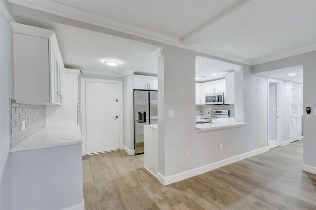 Building Photo - 4141 Bayshore Blvd