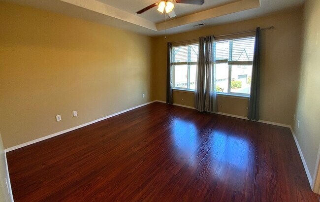 Building Photo - Gorgeous 3 Bedroom Arbor Rose Home!