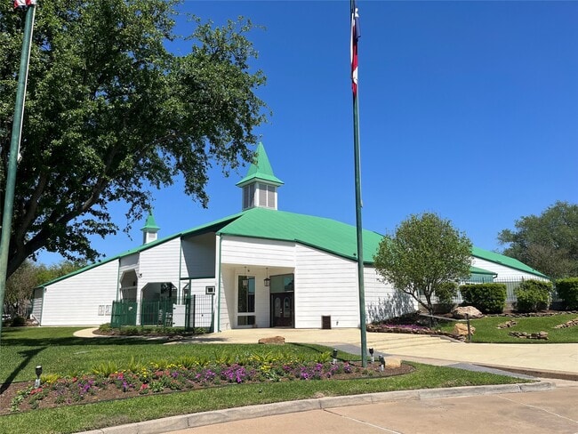 Building Photo - 11302 Meadowchase Dr