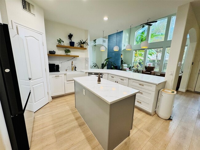 Building Photo - 4207 Pensacola Oaks Ln