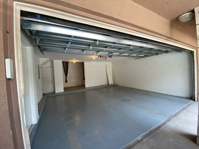 Building Photo - 6129 Metrowest Blvd