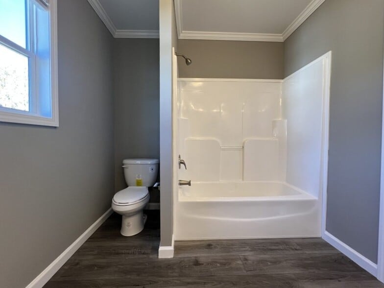 Building Photo - 215 Red Spruce Cir