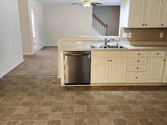 Building Photo - 429 Buttonbush Ct