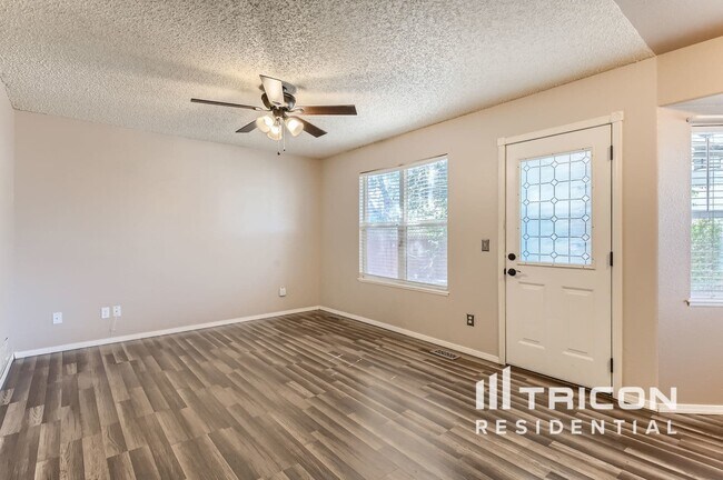 Building Photo - 862 Marshall Dr