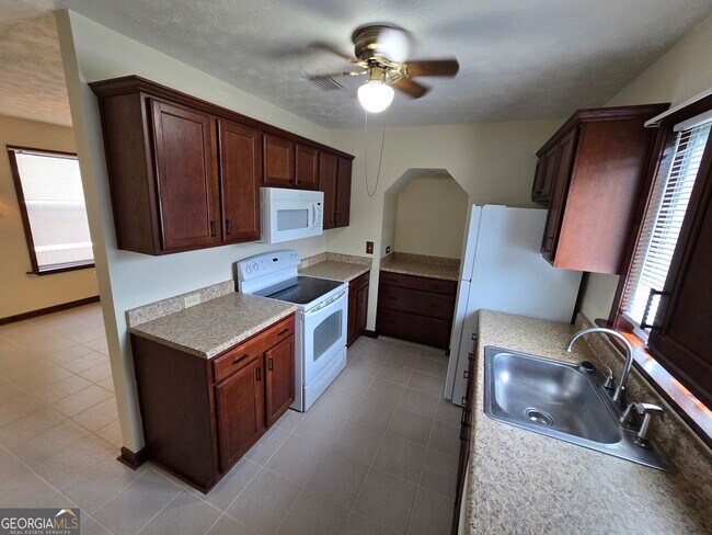 Building Photo - 106 Egret Ct