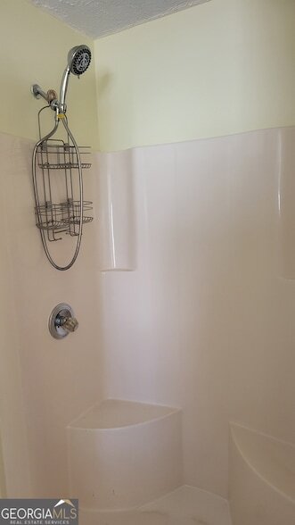 Building Photo - 1800 Riverchase Cir NE