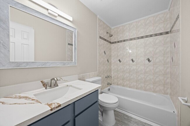 Building Photo - 9616 Long Point Rd