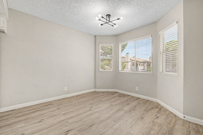 Building Photo - 2 Bedroom Condo just off Summerlin Pkwy w/ views of pool