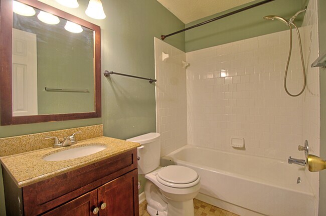 Building Photo - 948 Wedgewood Way