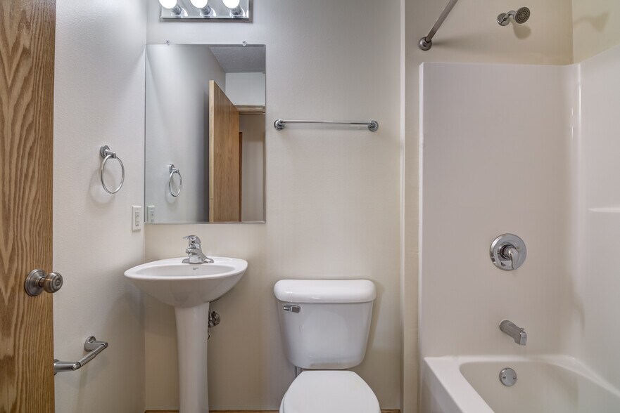 Building Photo - 5538 165th St E