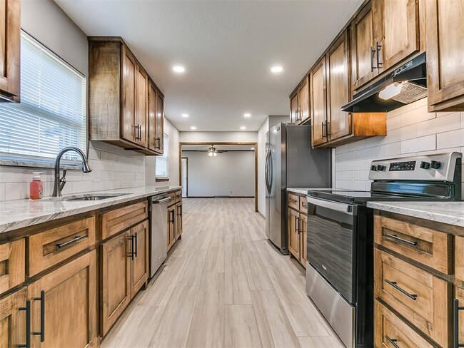 Building Photo - 2641 Osborne Dr