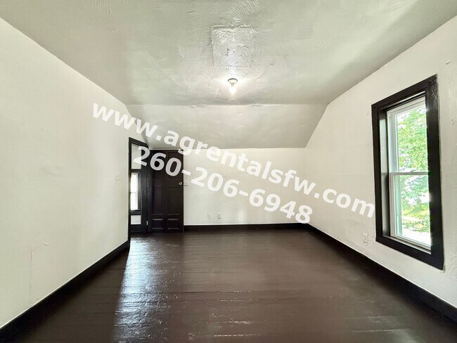 Building Photo - 3 Bedroom House - Section 8 OK!
