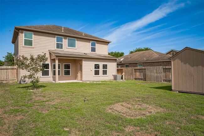 Building Photo - 5123 Oak Briar Ln