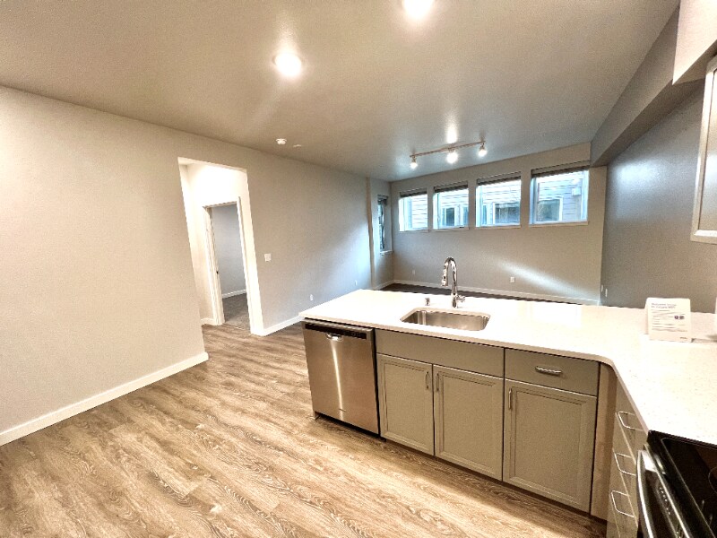 Building Photo - 2330 Yakima Ct
