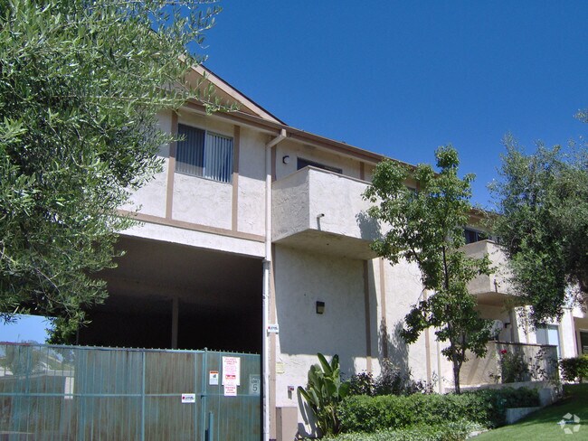 Building Photo - Vista Hills Apts