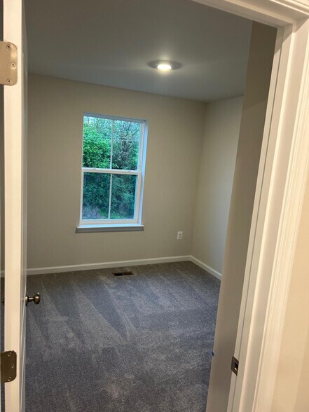 Building Photo - 56 Bigler Rd